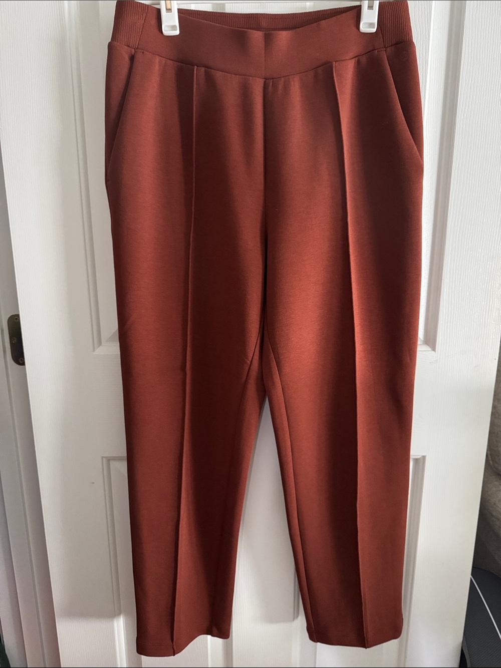 CALIA by Carrie Underwood Straight-Leg Pants in Rust